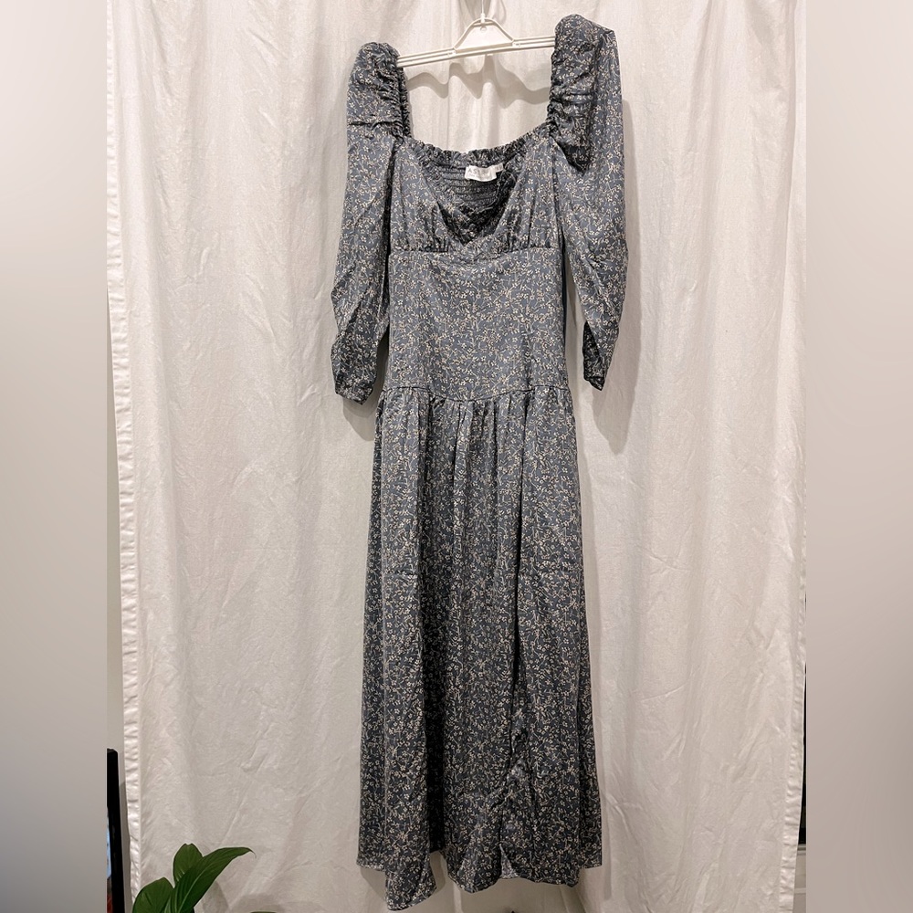 NWOT. ASTR floral drop waist midi.